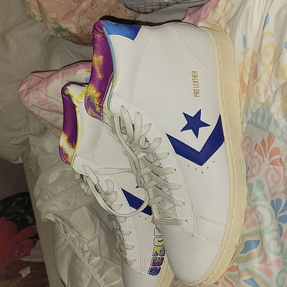 NWOT Converse Pro Leather Peace, Love, and  Basketball